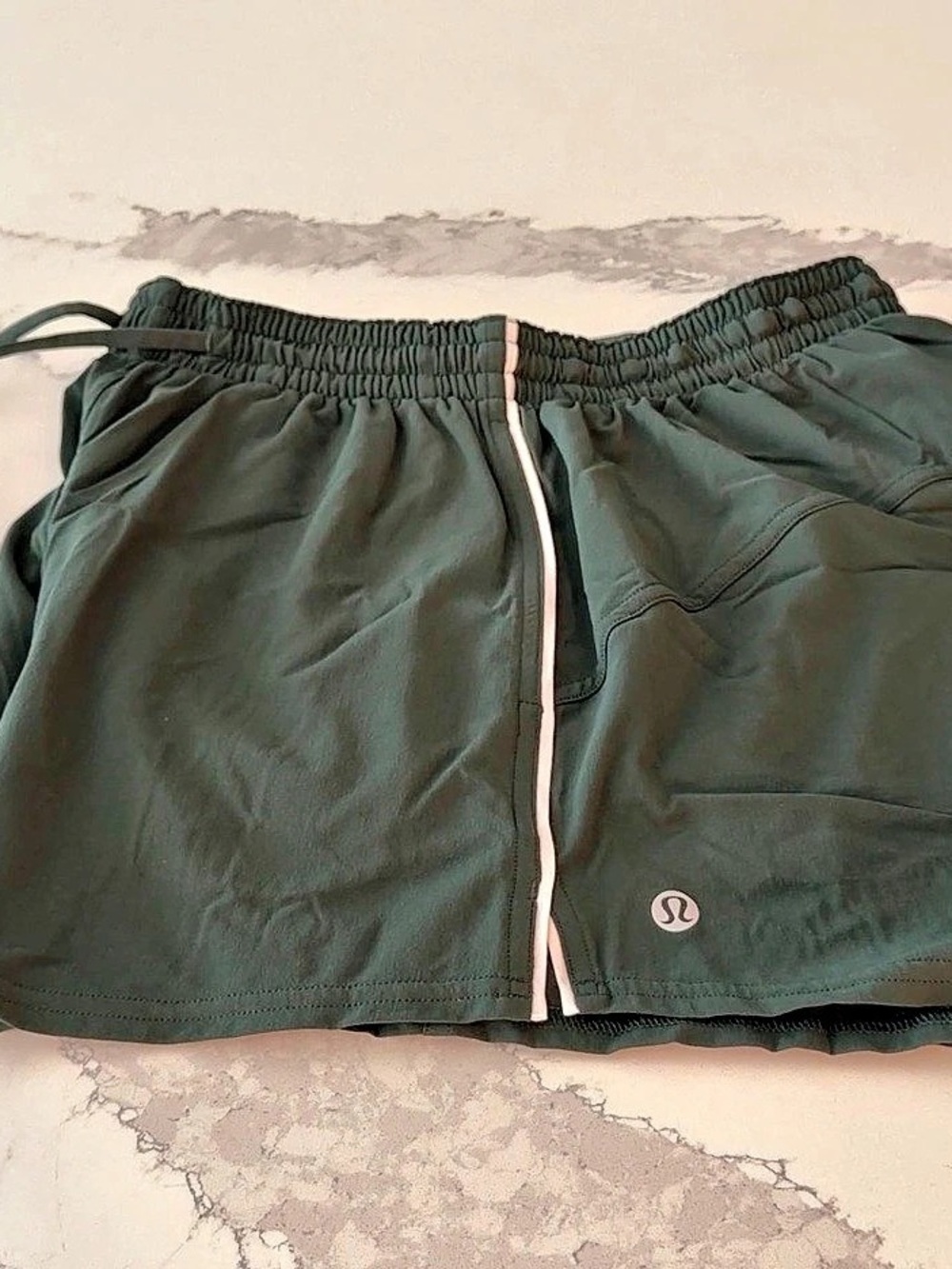 lululemon Tracker Short Athletic Shorts in Green size 4